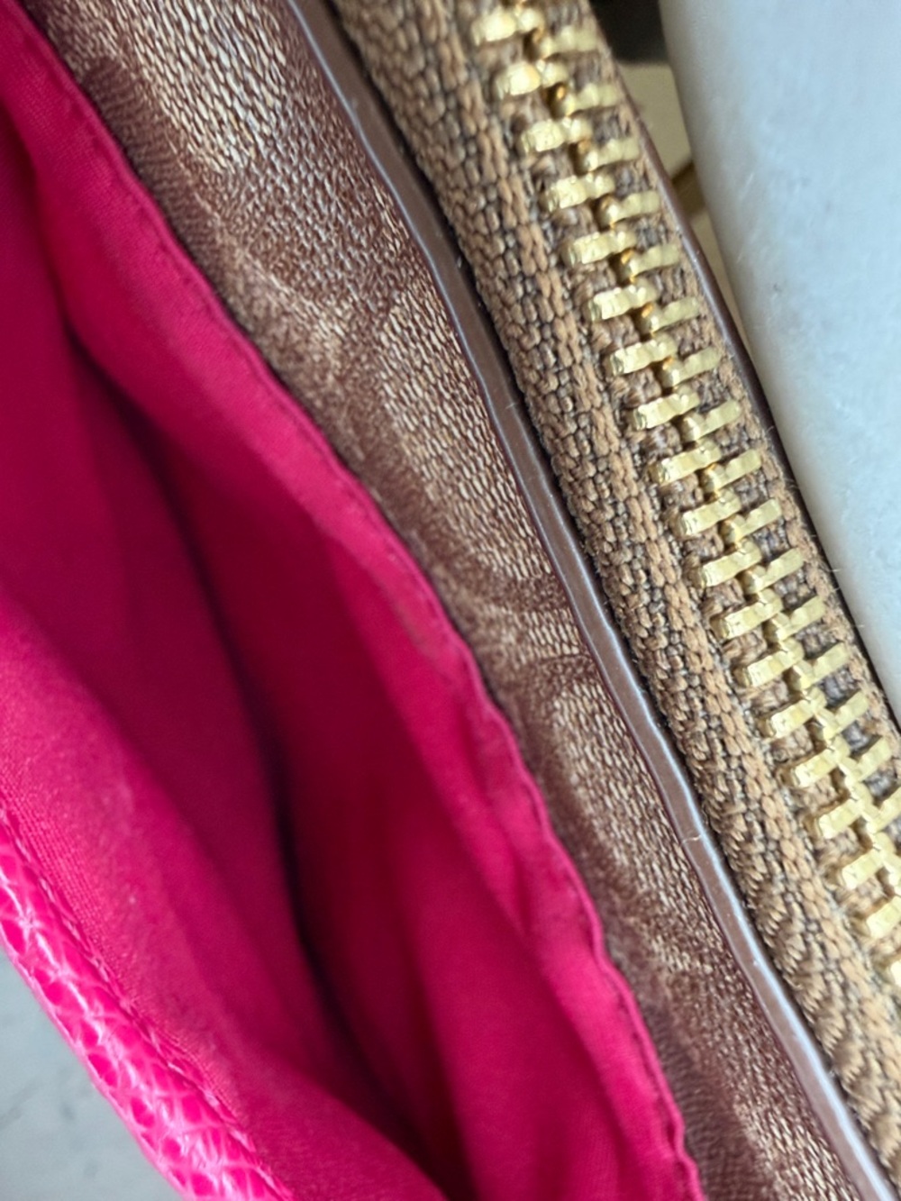 Coach NWOT  adjustable Crossbody and wristlet combo. Set.2 pan in pink. - Picture 6 of 13